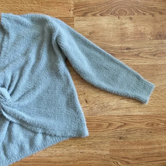 NWT Hollister Reversible Sweater L - Picture 7 of 11